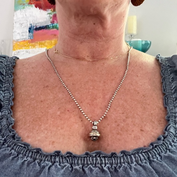 DAVID WYSOR pendant gold and silver stamped necklace - Picture 3 of 4